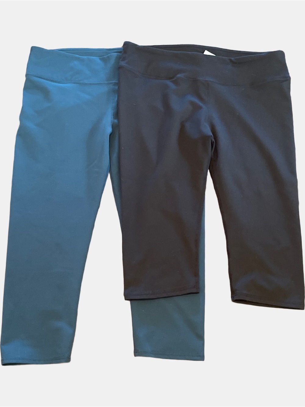 Fabletics Athletic mid-rise cropped leggings. 2 Pairs-Teal Blue & Black. Large